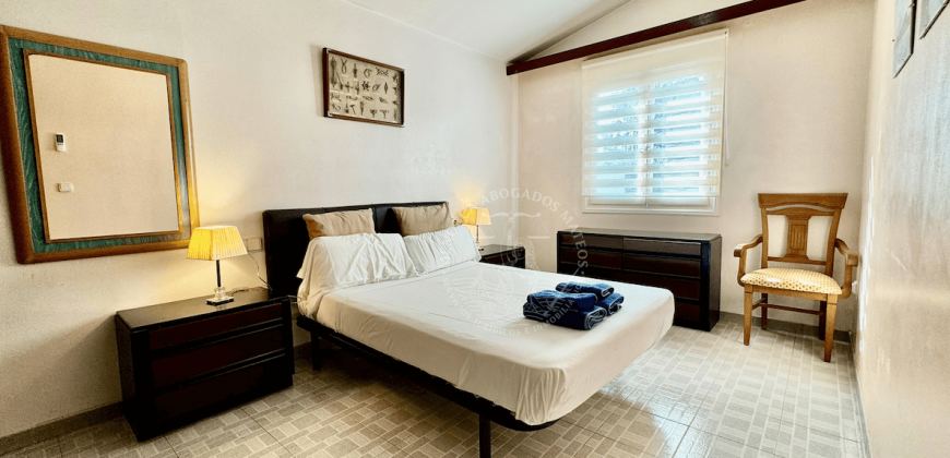 Chalet with tourist license in Cala en Bosch