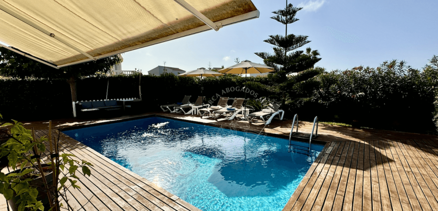Chalet with tourist license in Cala en Bosch