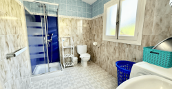 Chalet with tourist license in Cala en Bosch