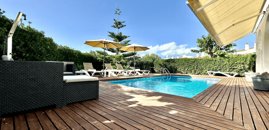 Chalet with tourist license in Cala en Bosch