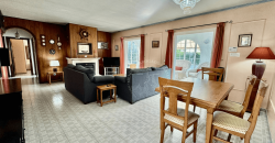 Chalet with tourist license in Cala en Bosch