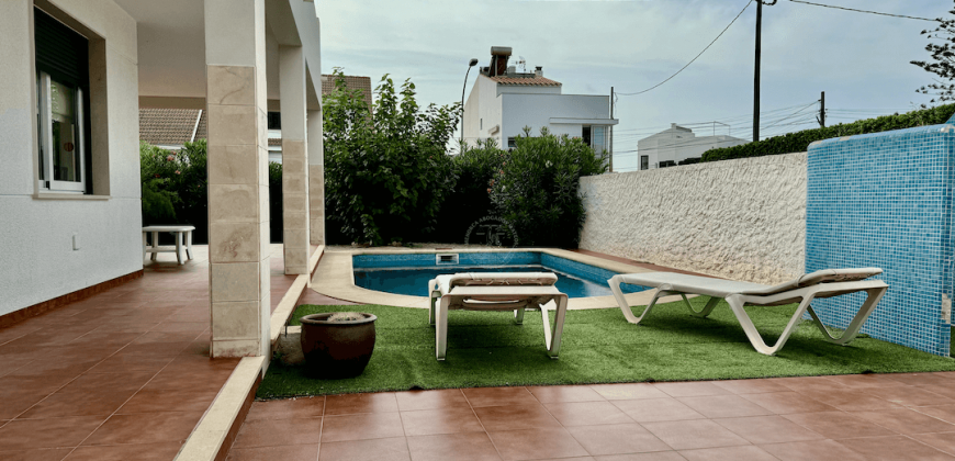 Exclusiva Oportunidad en Ciutadella: Propiedad de Lujo a Pocos Pasos del Mar