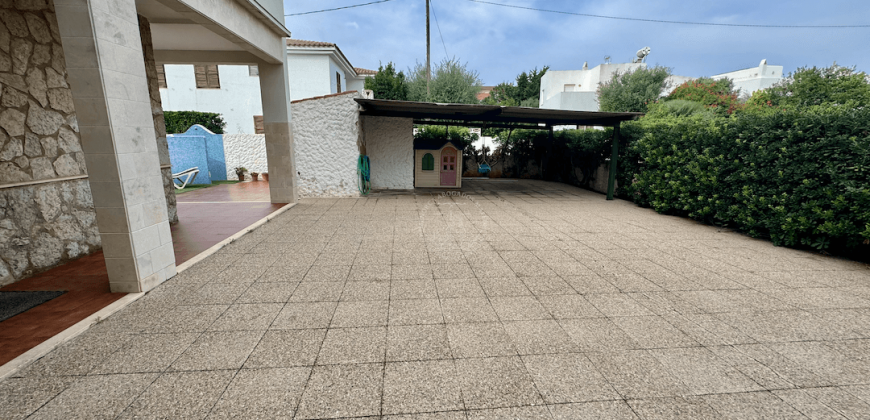 Exclusiva Oportunidad en Ciutadella: Propiedad de Lujo a Pocos Pasos del Mar