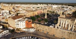 Exclusiva Oportunidad en Ciutadella: Propiedad de Lujo a Pocos Pasos del Mar