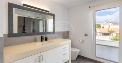 Chalet with Tourist License in Cala Blanca: Your Ideal Opportunity in Ciutadella de Menorca