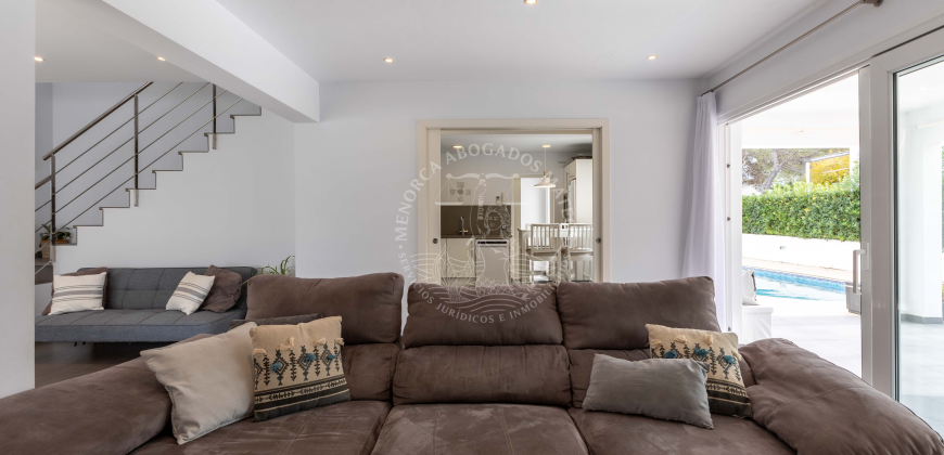 Chalet with Tourist License in Cala Blanca: Your Ideal Opportunity in Ciutadella de Menorca