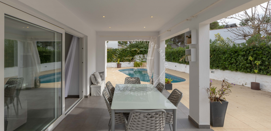 Chalet with Tourist License in Cala Blanca: Your Ideal Opportunity in Ciutadella de Menorca