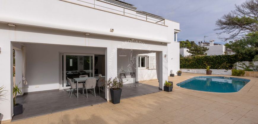 Chalet with Tourist License in Cala Blanca: Your Ideal Opportunity in Ciutadella de Menorca