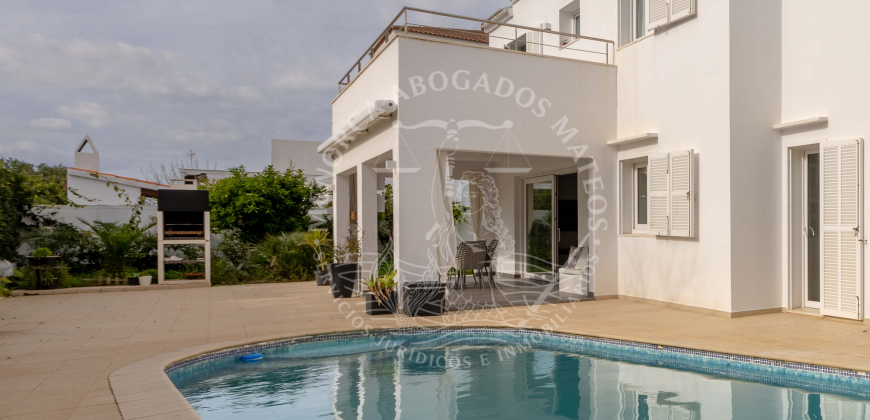 Chalet with Tourist License in Cala Blanca: Your Ideal Opportunity in Ciutadella de Menorca