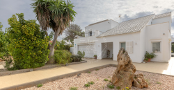 Chalet with Tourist License in Cala Blanca: Your Ideal Opportunity in Ciutadella de Menorca