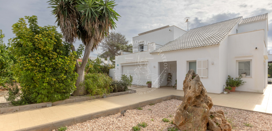 Chalet with Tourist License in Cala Blanca: Your Ideal Opportunity in Ciutadella de Menorca