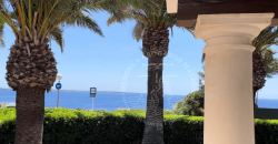 Exclusive seafront chalet with total privacy and spectacular views