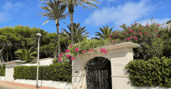 Exclusive seafront chalet with total privacy and spectacular views