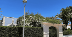 Exclusive seafront chalet with total privacy and spectacular views