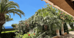 Exclusive seafront chalet with total privacy and spectacular views