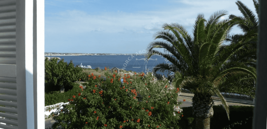 Exclusive seafront chalet with total privacy and spectacular views