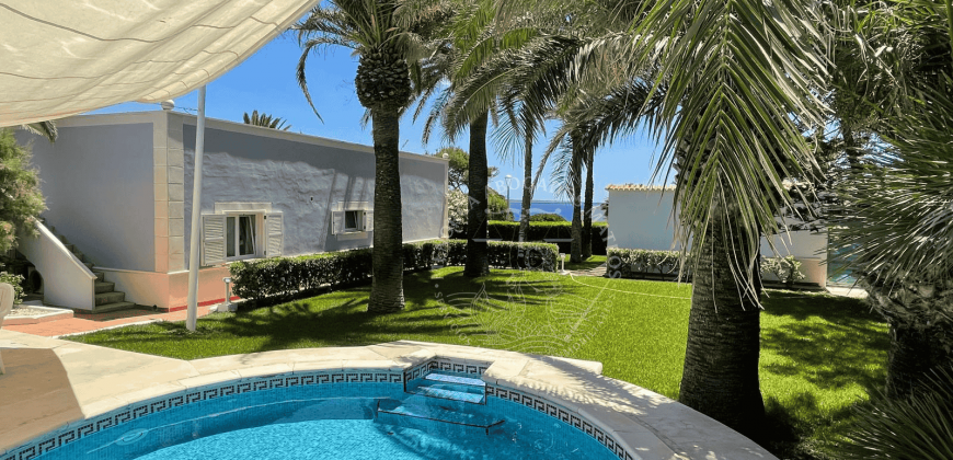 Exclusive seafront chalet with total privacy and spectacular views