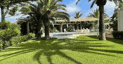Exclusive seafront chalet with total privacy and spectacular views