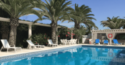 Exclusive seafront chalet with total privacy and spectacular views