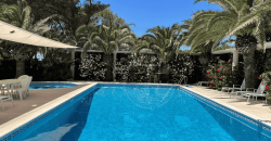 Exclusive seafront chalet with total privacy and spectacular views