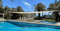 Exclusive seafront chalet with total privacy and spectacular views