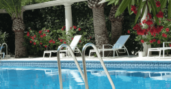 Exclusive seafront chalet with total privacy and spectacular views