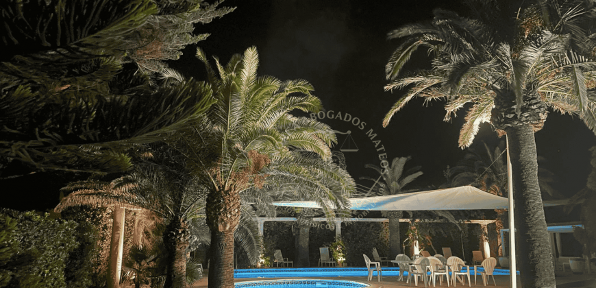 Exclusive seafront chalet with total privacy and spectacular views