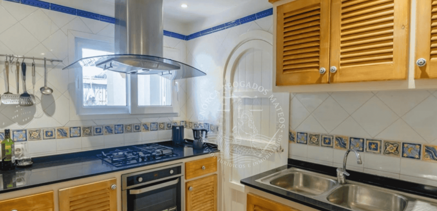Exclusive seafront chalet with total privacy and spectacular views