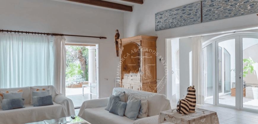 Exclusive seafront chalet with total privacy and spectacular views