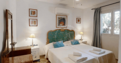 Exclusive seafront chalet with total privacy and spectacular views