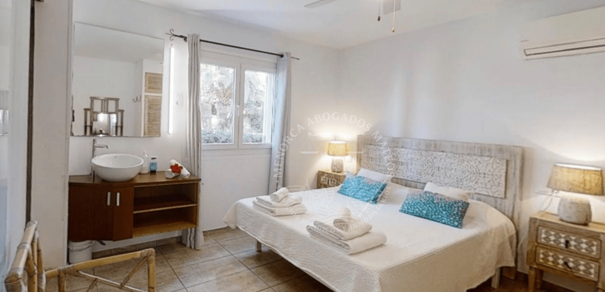 Exclusive seafront chalet with total privacy and spectacular views