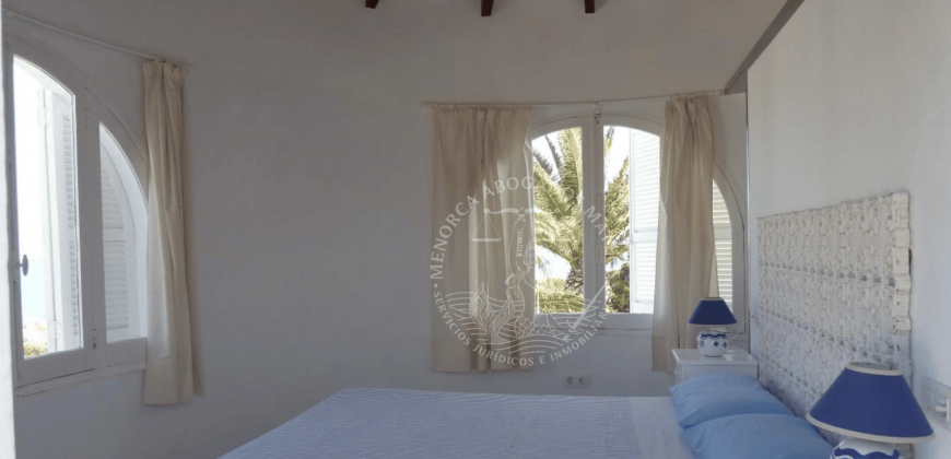Exclusive seafront chalet with total privacy and spectacular views