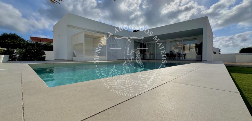 EXCLUSIVE PROPERTY IN CALA BLANCA – DESIGN, COMFORT, AND A PRIVILEGED LOCATION JUST 200 METERS FROM THE SEA