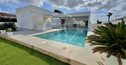 EXCLUSIVE PROPERTY IN CALA BLANCA – DESIGN, COMFORT, AND A PRIVILEGED LOCATION JUST 200 METERS FROM THE SEA