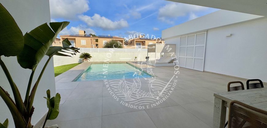 EXCLUSIVE PROPERTY IN CALA BLANCA – DESIGN, COMFORT, AND A PRIVILEGED LOCATION JUST 200 METERS FROM THE SEA