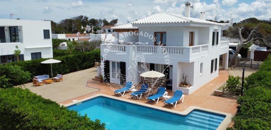 VILLA ONE ROW BACK FROM THE SEA IN CALA BLANCA