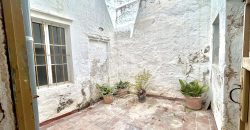 Detached house for sale in the historic center of Ciutadella