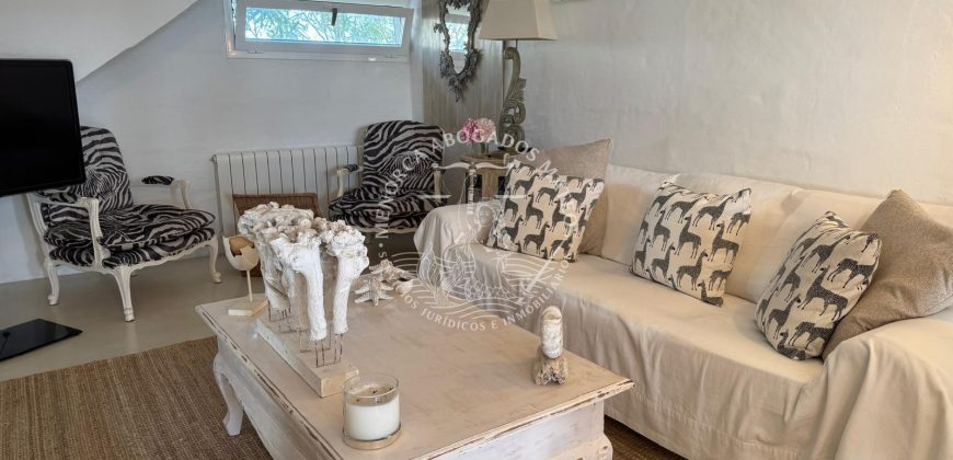 EXCLUSIVE! Renovated country house full of charm in Llucmasanes