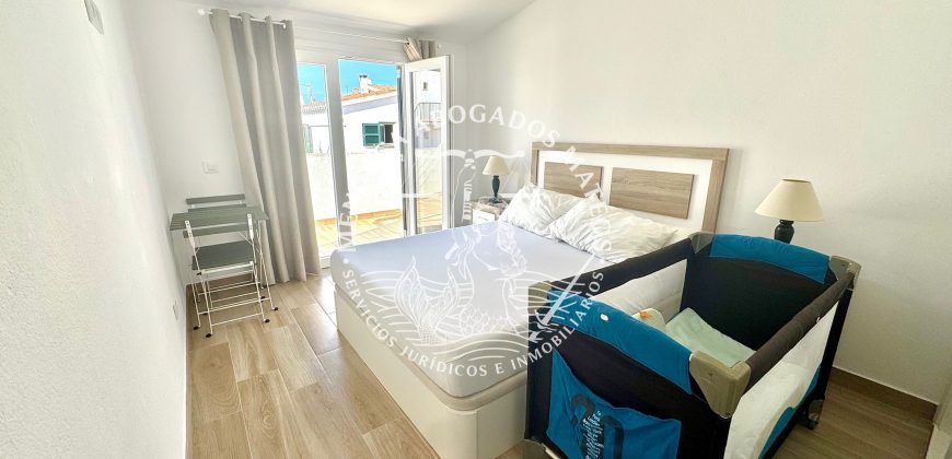 EN EXCLUSIVA | Chalet reformado con piscina comunitaria en Cala en Blanes